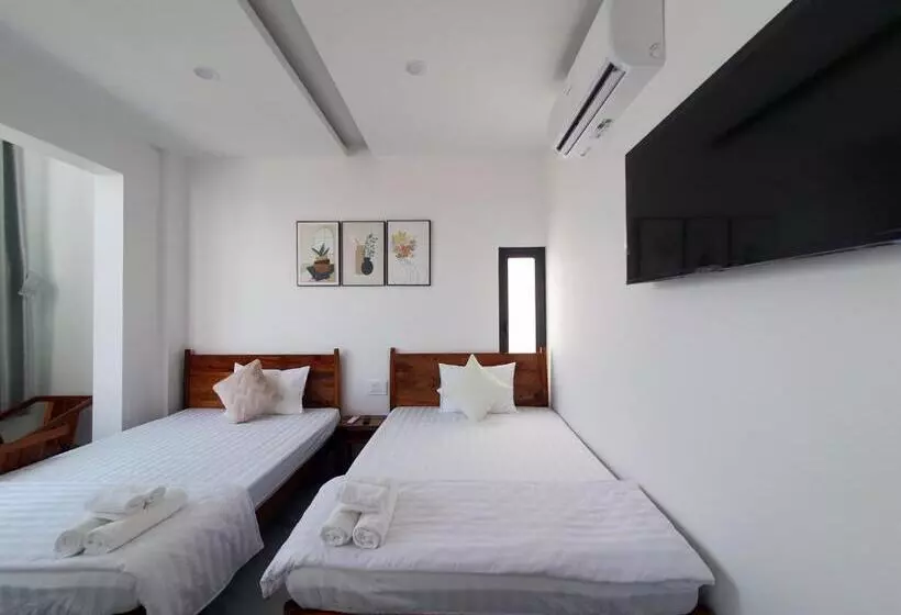 Hero Hostel & Billiards