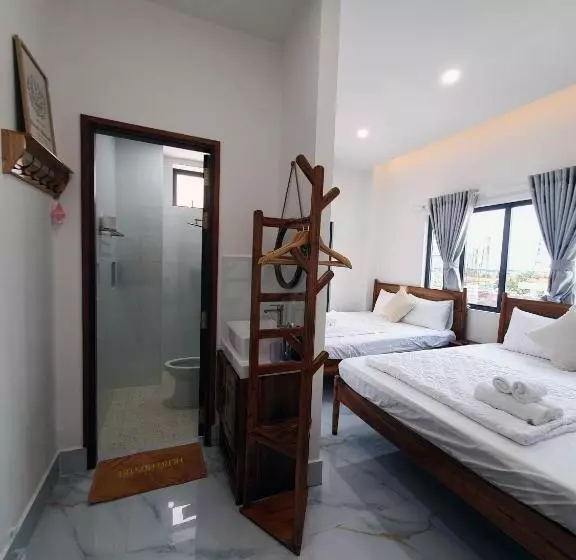 Hero Hostel & Billiards