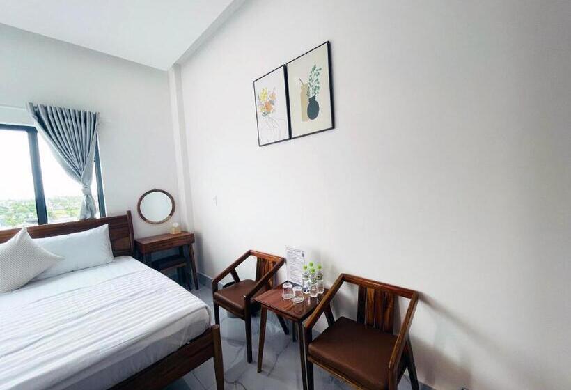 Hero Hostel & Billiards