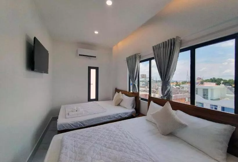 Hero Hostel & Billiards