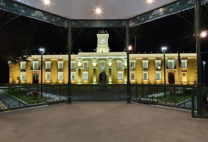 هتل Casa Central De Santa Ana