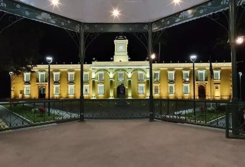 هتل Casa Central De Santa Ana