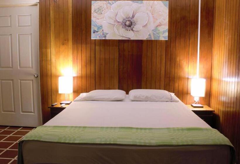 هتل Casa Central De Santa Ana