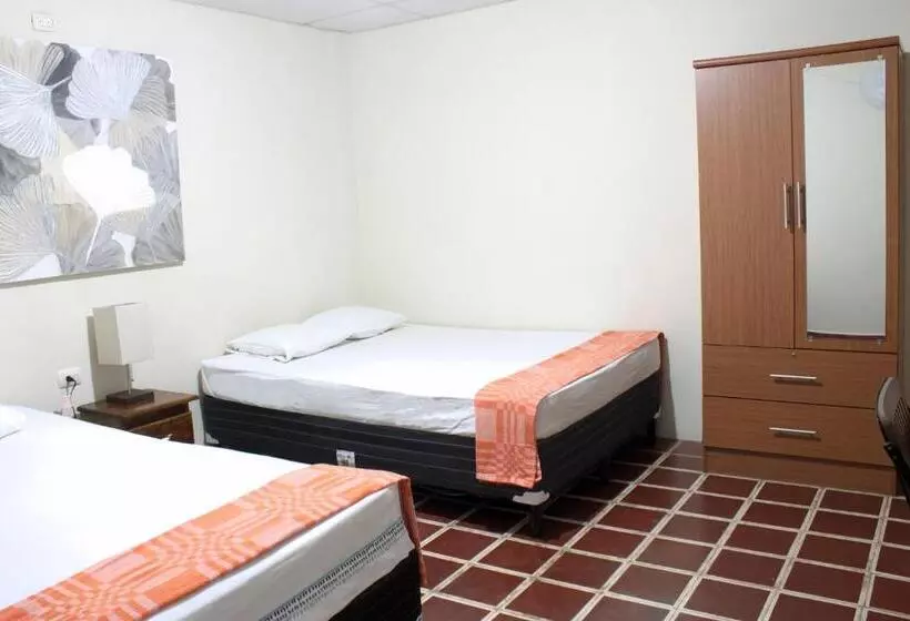 هتل Casa Central De Santa Ana