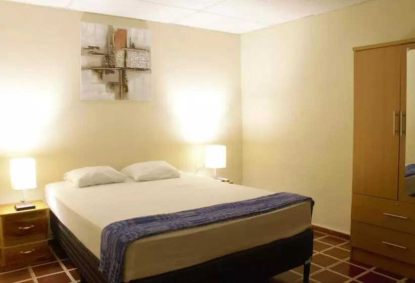 هتل Casa Central De Santa Ana