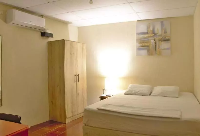 هتل Casa Central De Santa Ana