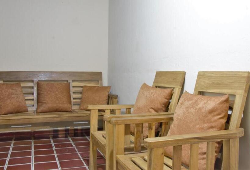 هتل Casa Central De Santa Ana