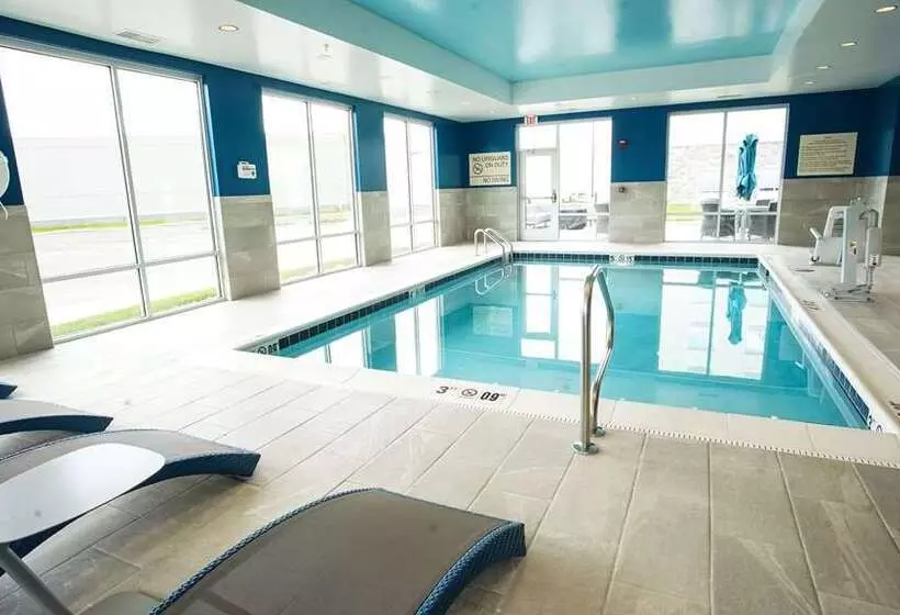 Hotelli Hampton Inn & Suites St. Clairsville