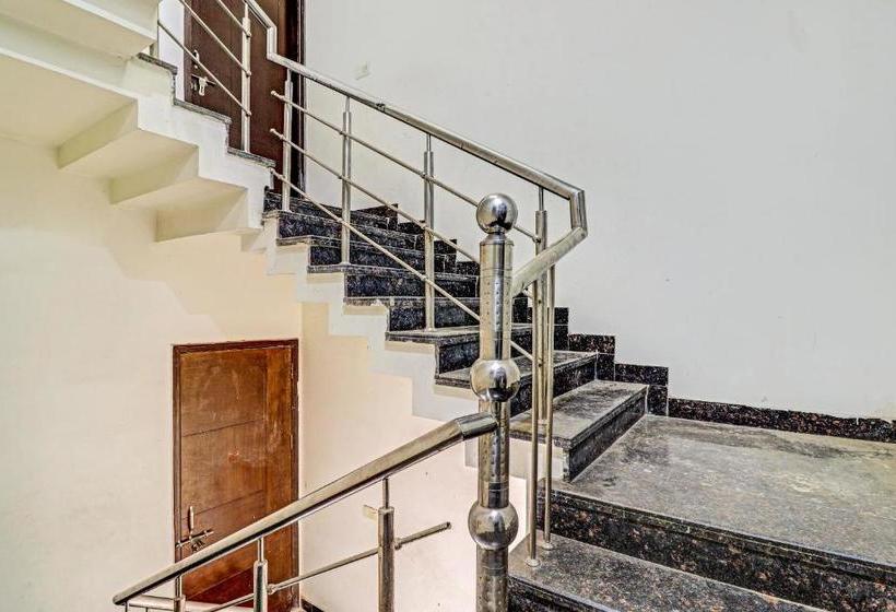 בית מלון כפרי Oyo 78950  Grand Velly