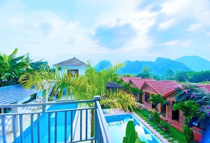 هتل The Hill Villas