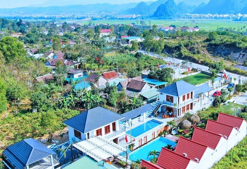 هتل The Hill Villas