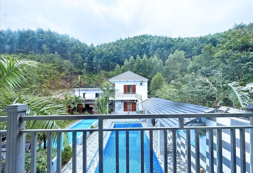 هتل The Hill Villas