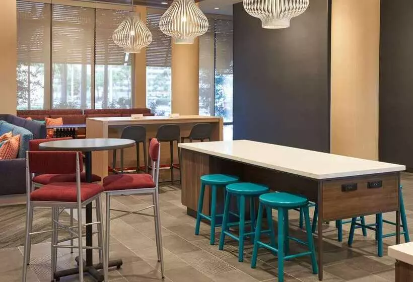 هتل Tru By Hilton Pompano Beach Pier