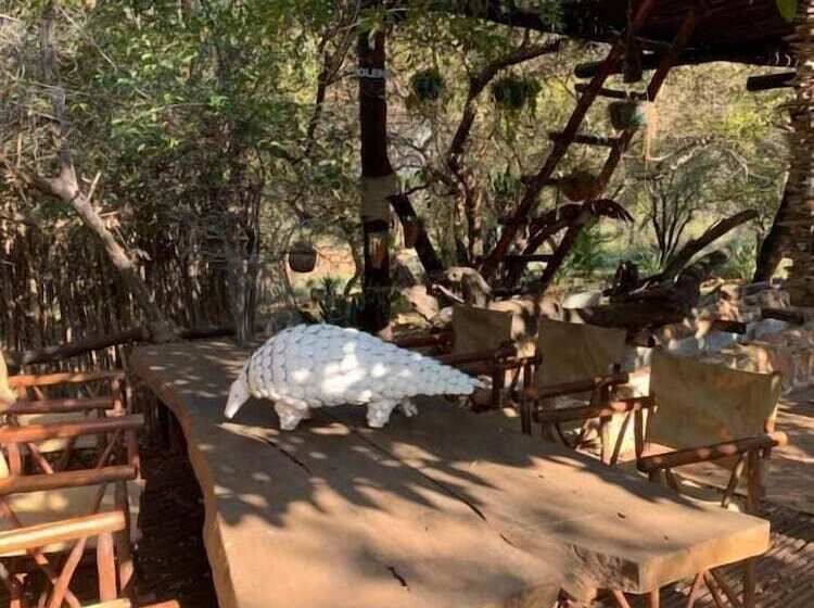 پانسیون Hippomoon Lodge Game Reserve