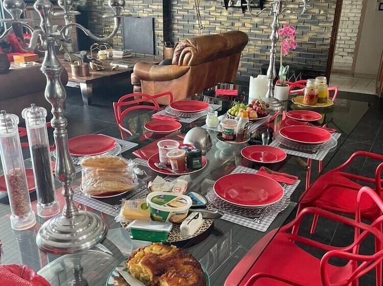 پانسیون Hippomoon Lodge Game Reserve