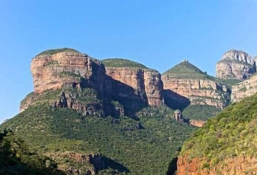 پانسیون Hippomoon Lodge Game Reserve