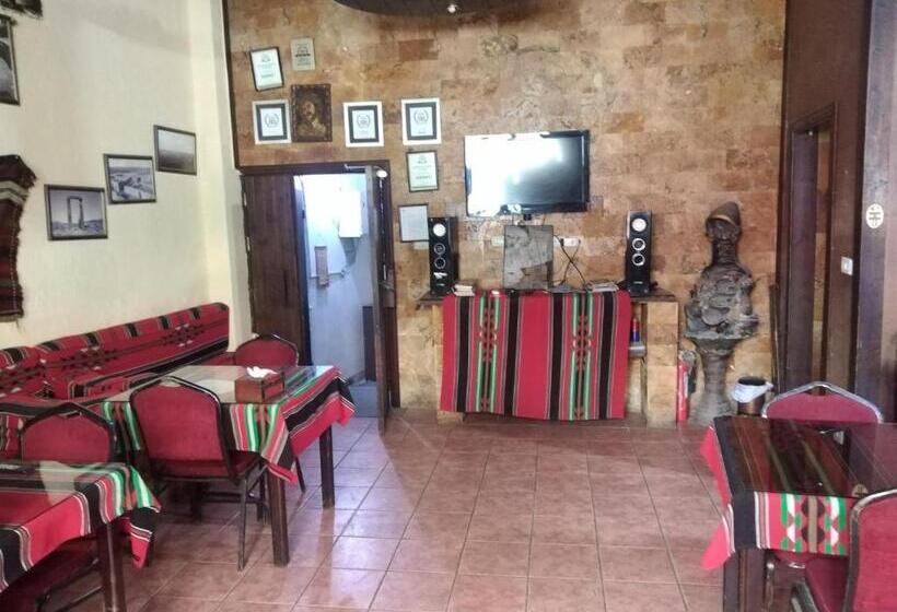 Queen Ayloa Hotel&restaurant