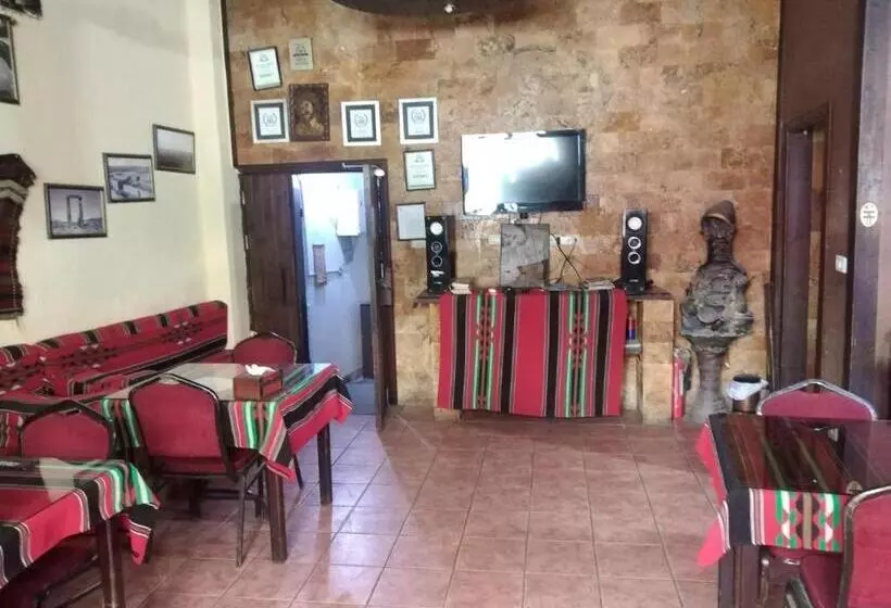 Queen Ayloa Hotel&restaurant