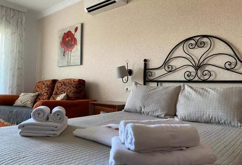 Lomakeskus Apartamentos Benal Beach Group