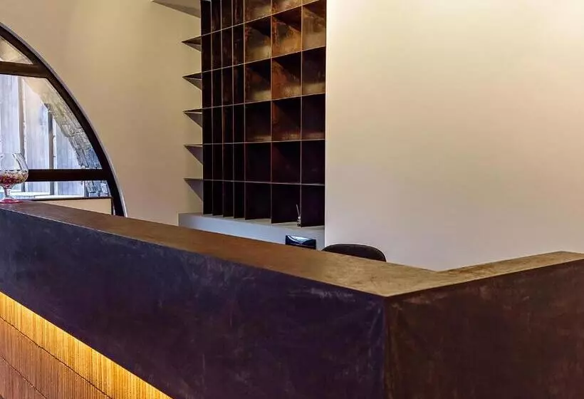 Dilijani Tun Hotel & Restaurant