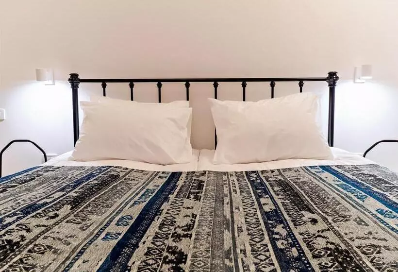 Dilijani Tun Hotel & Restaurant