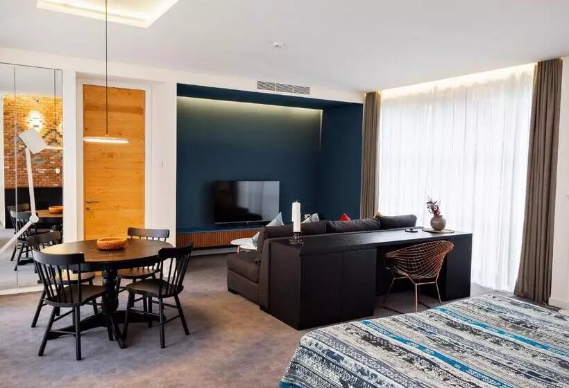 Dilijani Tun Hotel & Restaurant