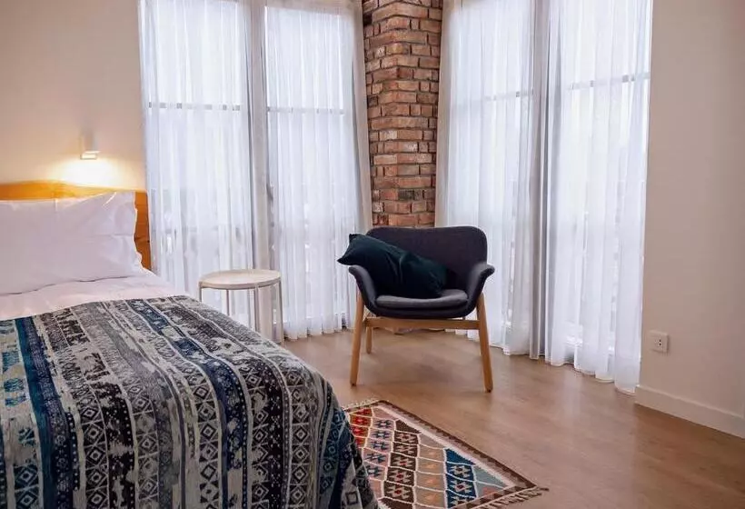 Dilijani Tun Hotel & Restaurant