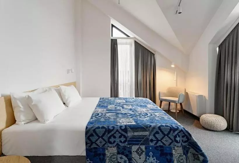 Dilijani Tun Hotel & Restaurant