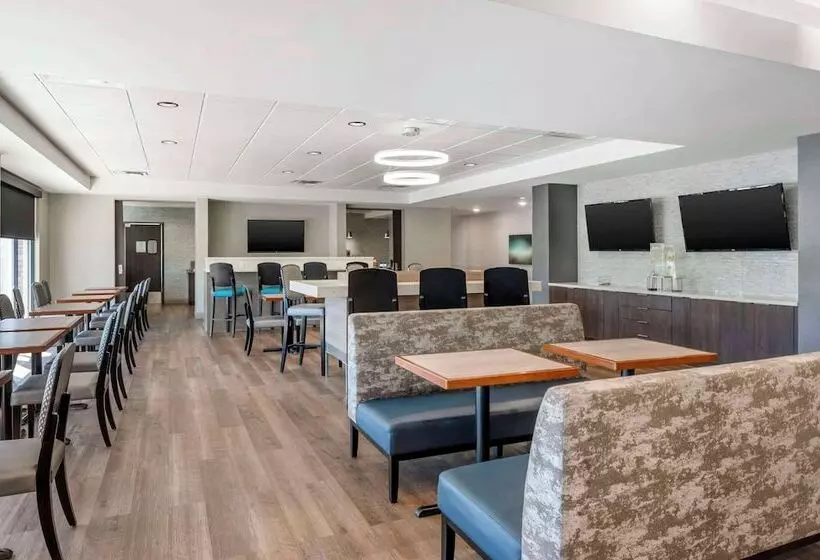 ホテル Comfort Inn & Suites