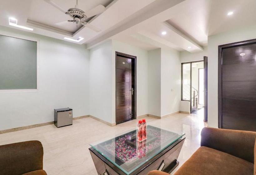 Hotel Vaccinated Staff Collection O Platinum Sqs Key