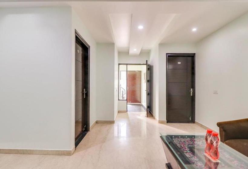 Hotel Vaccinated Staff Collection O Platinum Sqs Key