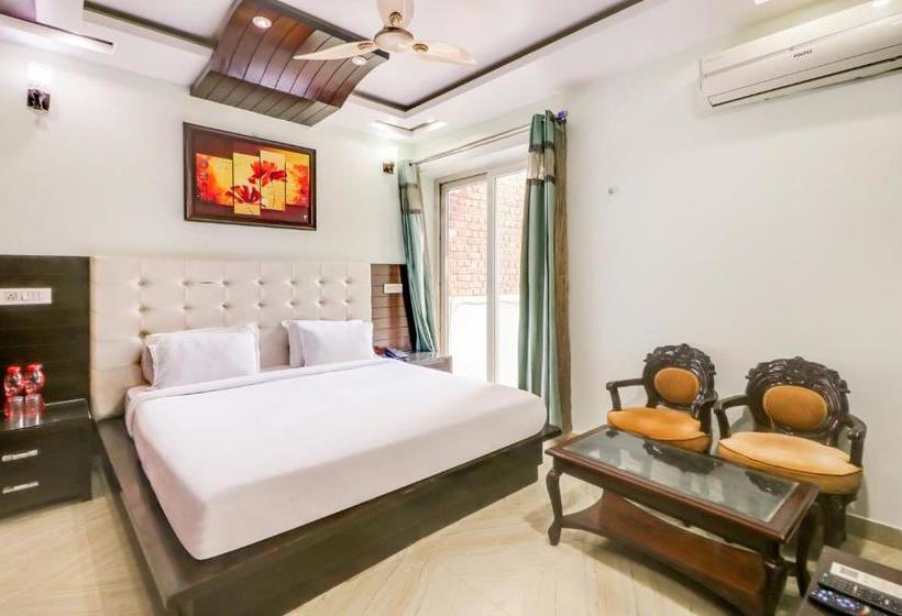 Hotel Vaccinated Staff Collection O Platinum Sqs Key