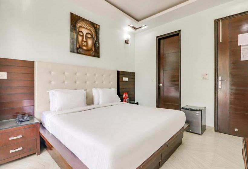 Hotel Vaccinated Staff Collection O Platinum Sqs Key