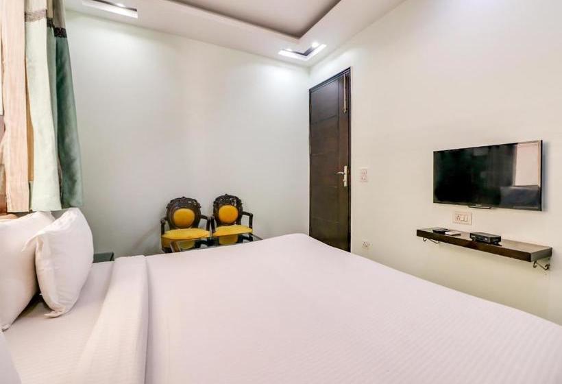 Hotel Vaccinated Staff Collection O Platinum Sqs Key