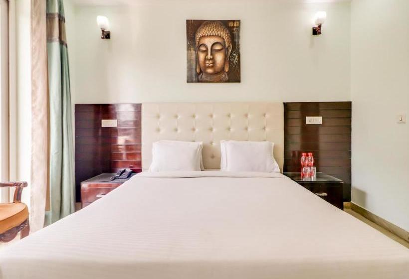 Hotel Vaccinated Staff Collection O Platinum Sqs Key