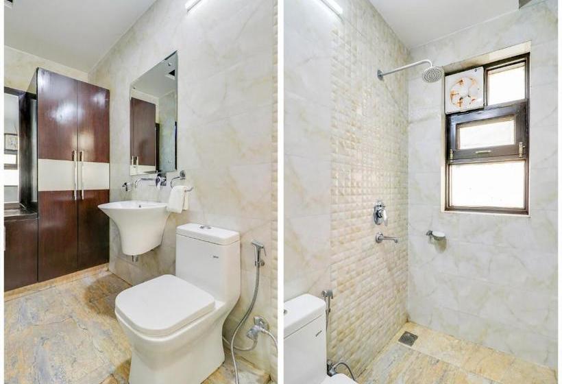 Hotel Vaccinated Staff Collection O Platinum Sqs Key