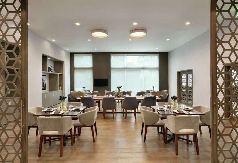 فندق Embassy Suites By Hilton Atlanta Midtown