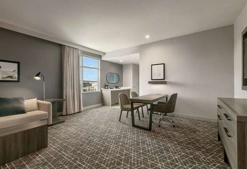 فندق Embassy Suites By Hilton Atlanta Midtown