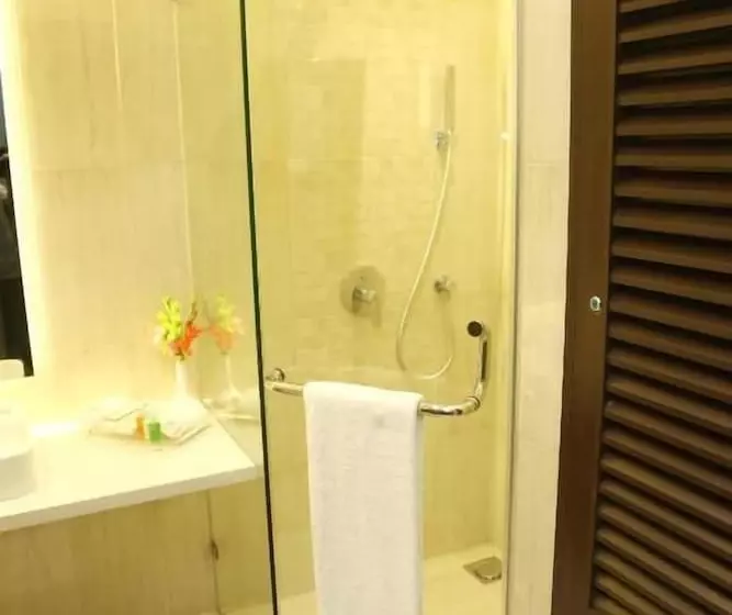 Faletti S Grand Hotel Multan