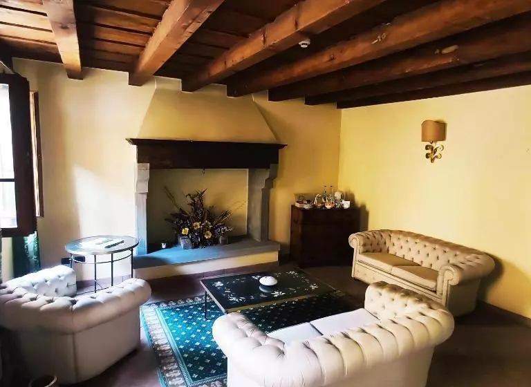 Hotelli Albergo Falterona