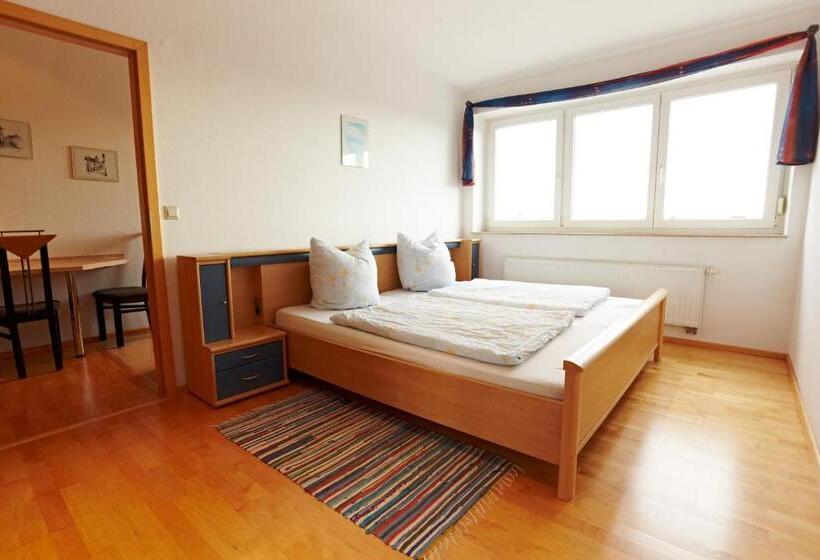 فندق Hornstein   Weingut, Vinothek & Gastronomie