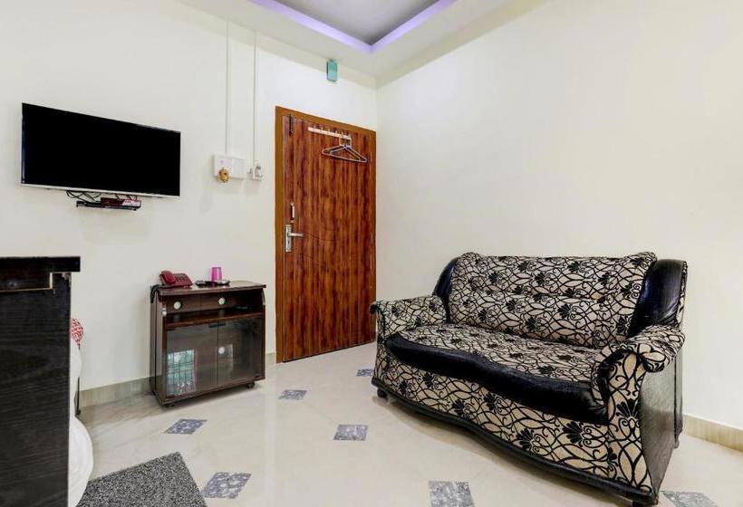 ホテル Oyo 77507 Jc Inn