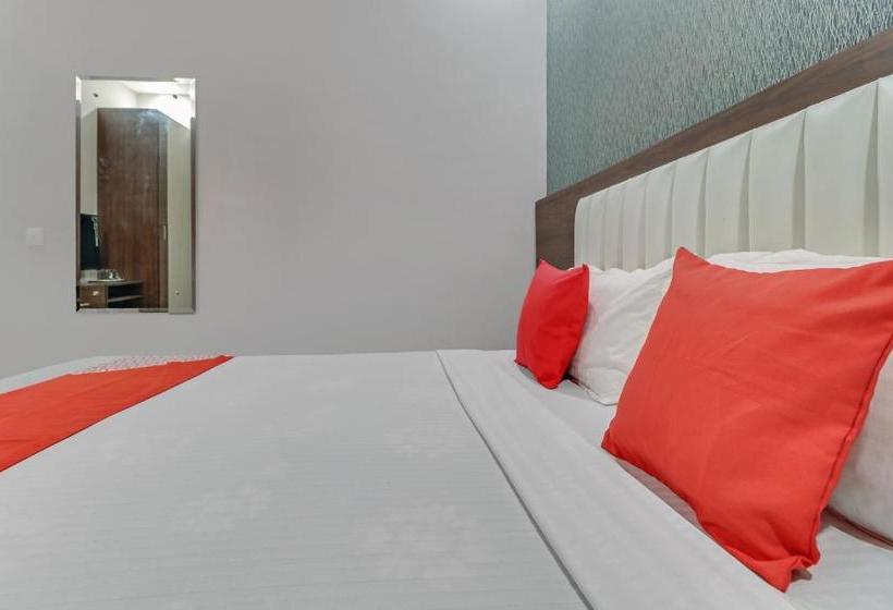 فندق Oyo 77825  Skyla