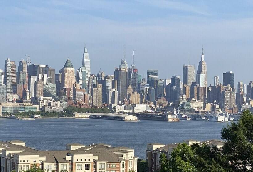 بنسيون Nice 2bedroom Apt With Patio Included To Enjoy