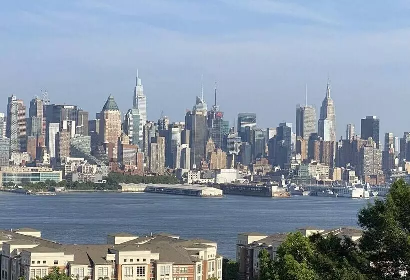 Majatalo Nice 2bedroom Apt With Patio Included To Enjoy