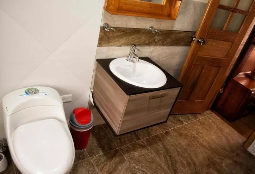 Retkeilymaja Imperial Zumbahua