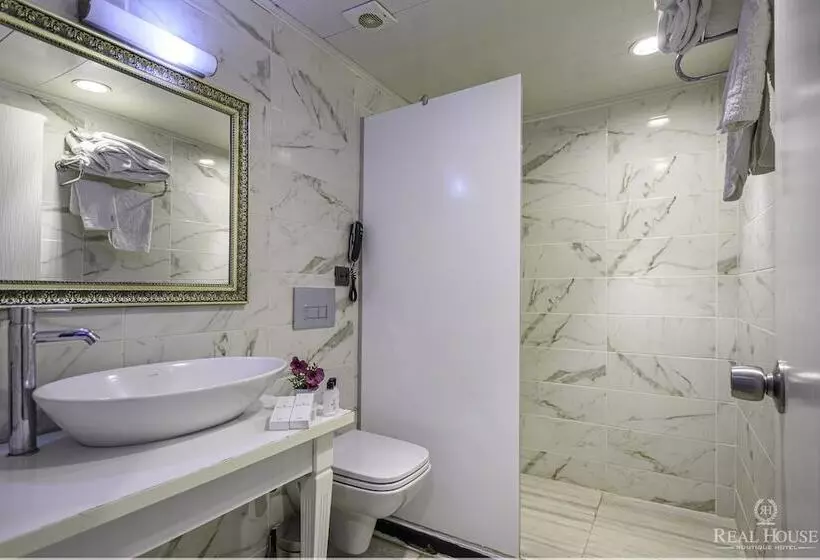 Hotelli Real House Boutique