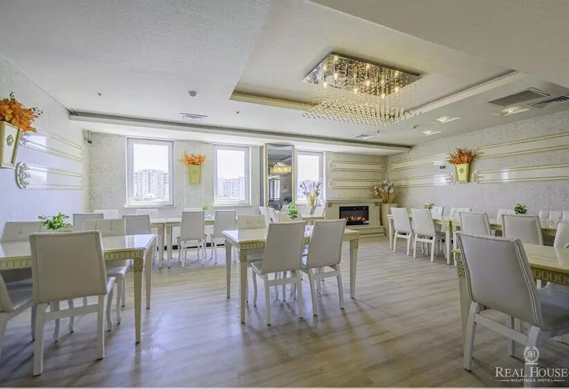 Hotelli Real House Boutique