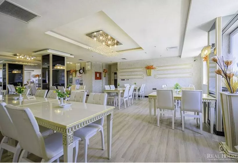 Hotelli Real House Boutique