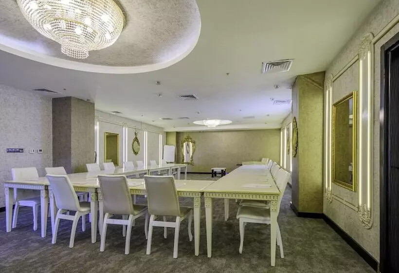 Hotelli Real House Boutique